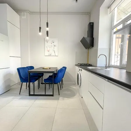 по вул менцинського 6 Apartment *