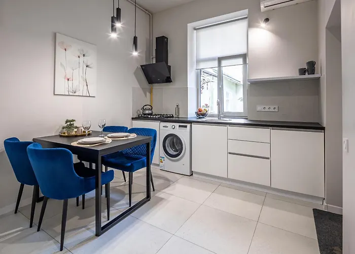 Apartamento по вул менцинського 6 *