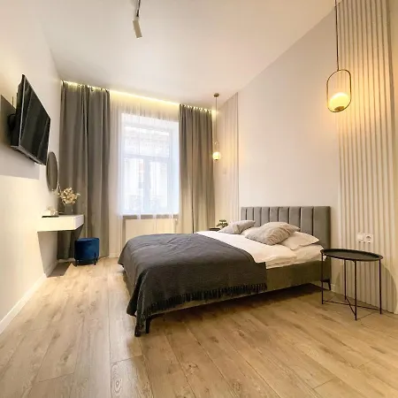 по вул менцинського 6 * 利沃夫