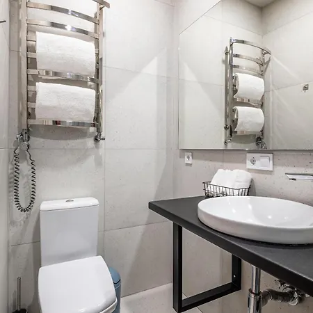 по вул менцинського 6 * 利沃夫